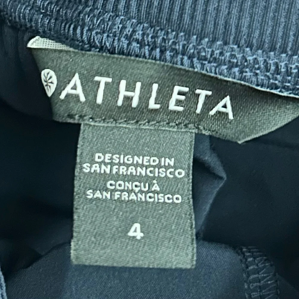 Athleta Brooklyn Ankle Pants Women’s Size 4 Pull On Lightweight Travel Pockets